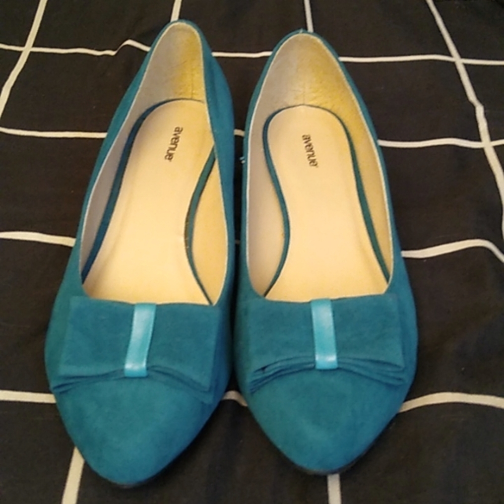 11 W Blue Wedge Heel